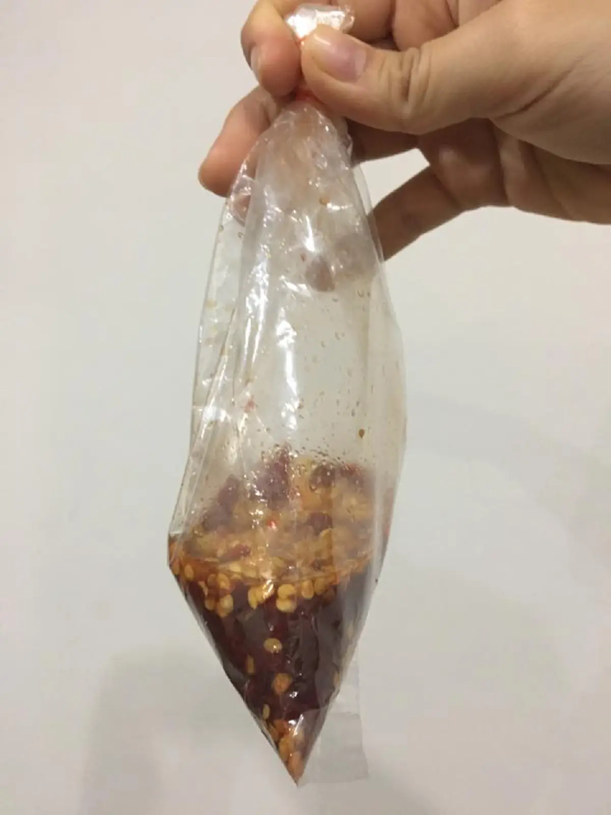 เอาเปรียบชัดชัด!!! หนุ่มสุดเซ็ง โพสท์ฉะร้านส้มตำในอำนาจเจริญ สั่งซื้อเป็นพันบาท แต่เจอปริมาณแต่ละถุงแบบนี้มันรับไม่ได้