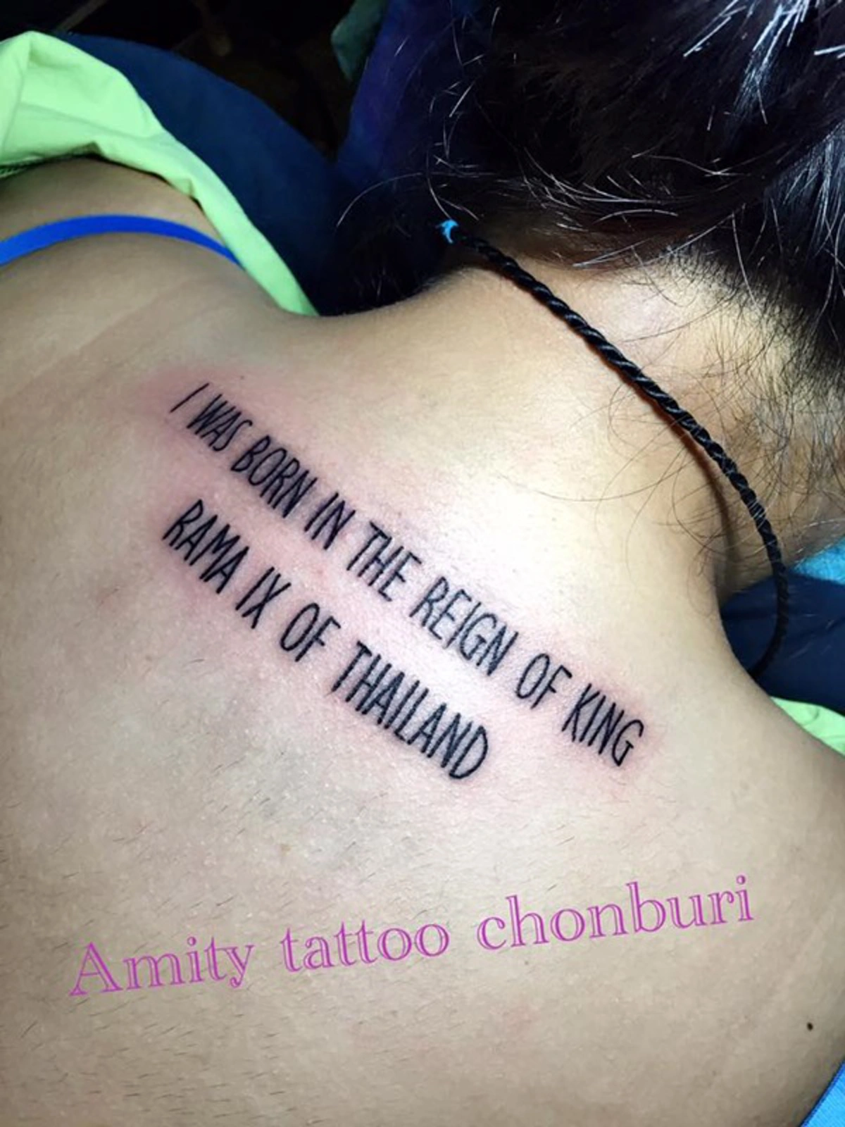 ต่างชาติทึ่ง!!! BBC ตีข่าวคนไทยต่างพากันไปสักรอยสักในหลวง ร.9 เพื่อแสดงออกถึงความจงรักภักดีและความภูมิใจที่ได้เกิดในแผ่นดินของพระองค์