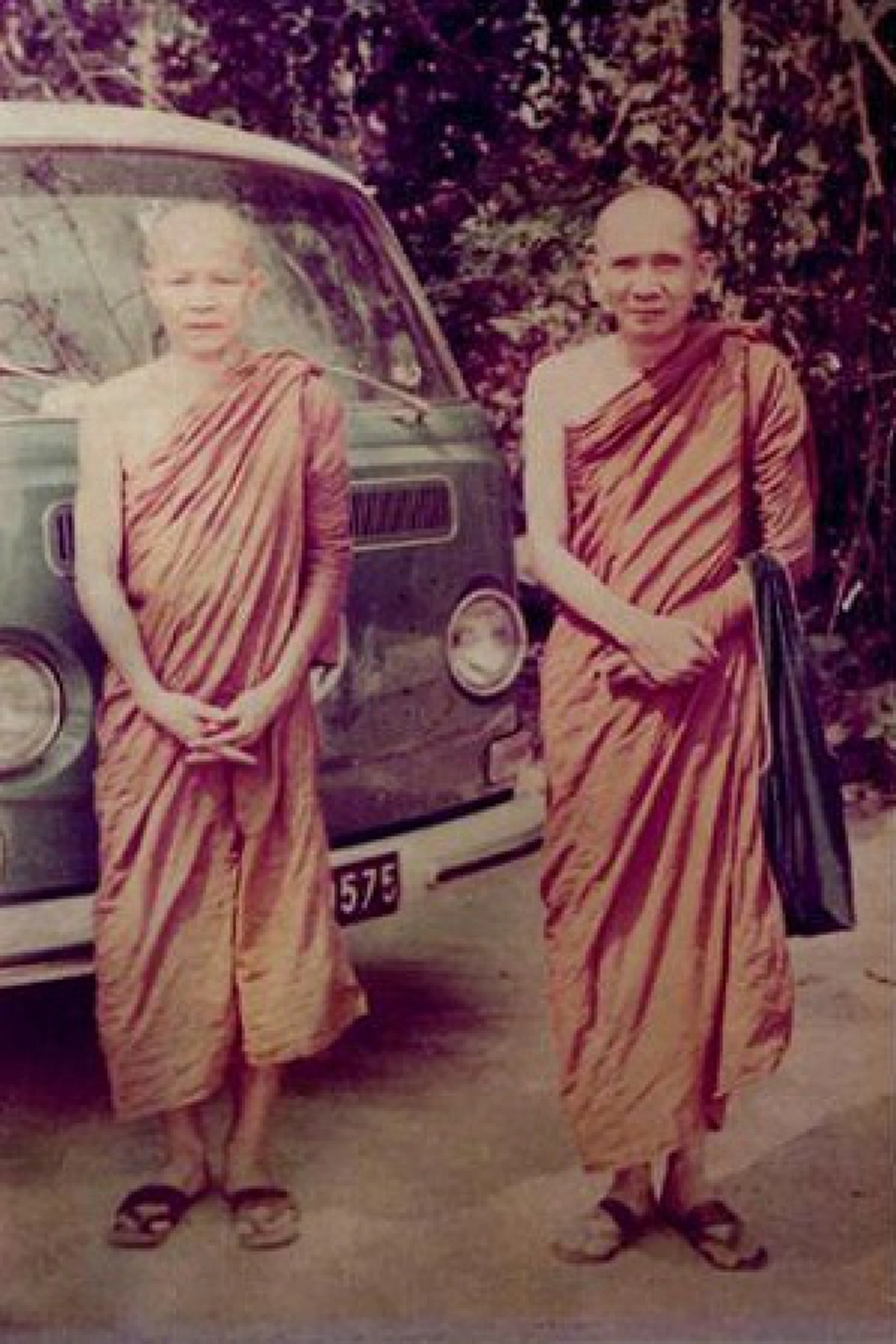 สงฆ์ทั้งผองพี่น้องกัน!! หลายเหตุผลที่ทำให้ "พระป่ากรรมฐาน" มีความเคารพรักใน "สมเด็จพระญาณสังวรฯ" ยิ่งกว่าผู้ใด!!