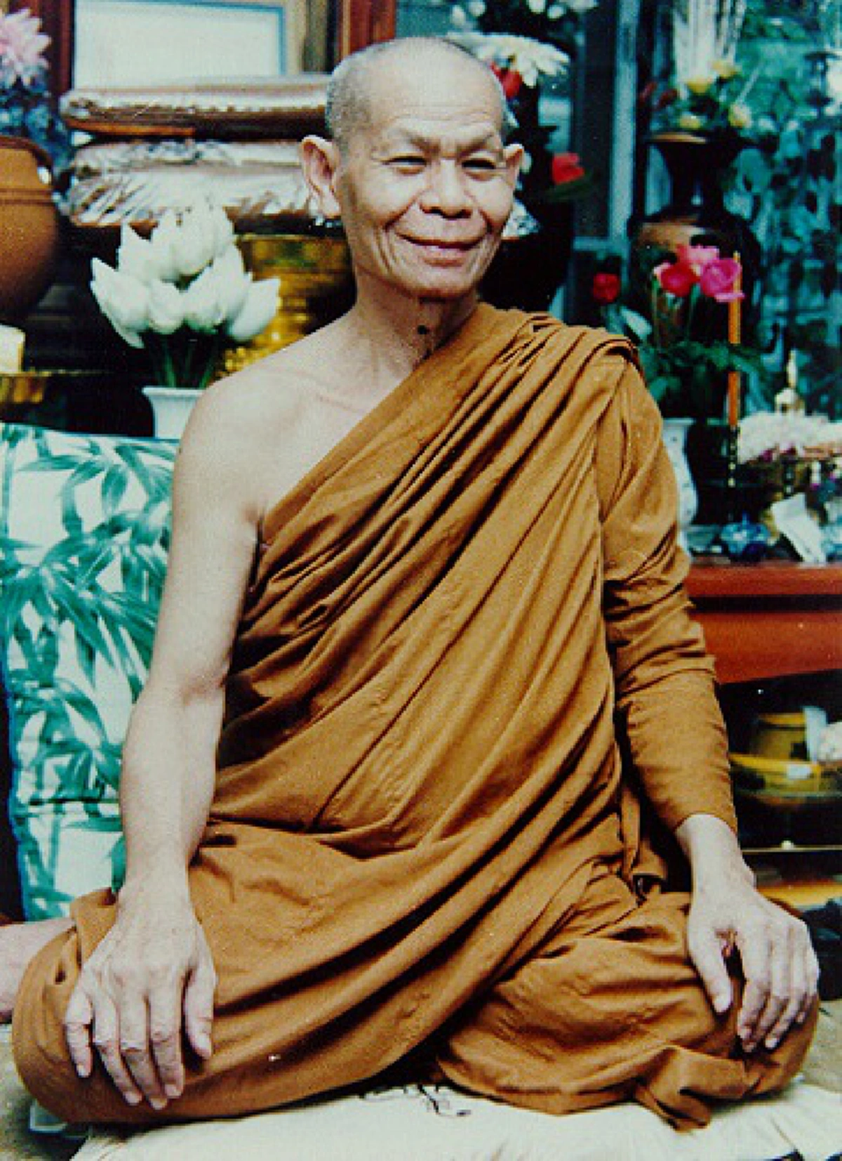 "มาให้หลวงพ่อเจิมให้น่ะ ... คนเจิมเองก็รถคว่ำมาหลายครั้งแล้วนะ"!! คติธรรมหลวงพ่อพุธ! ช่วยเตือนสติญาติโยมที่ขอให้ทำพิธีเจิมรถใหม่