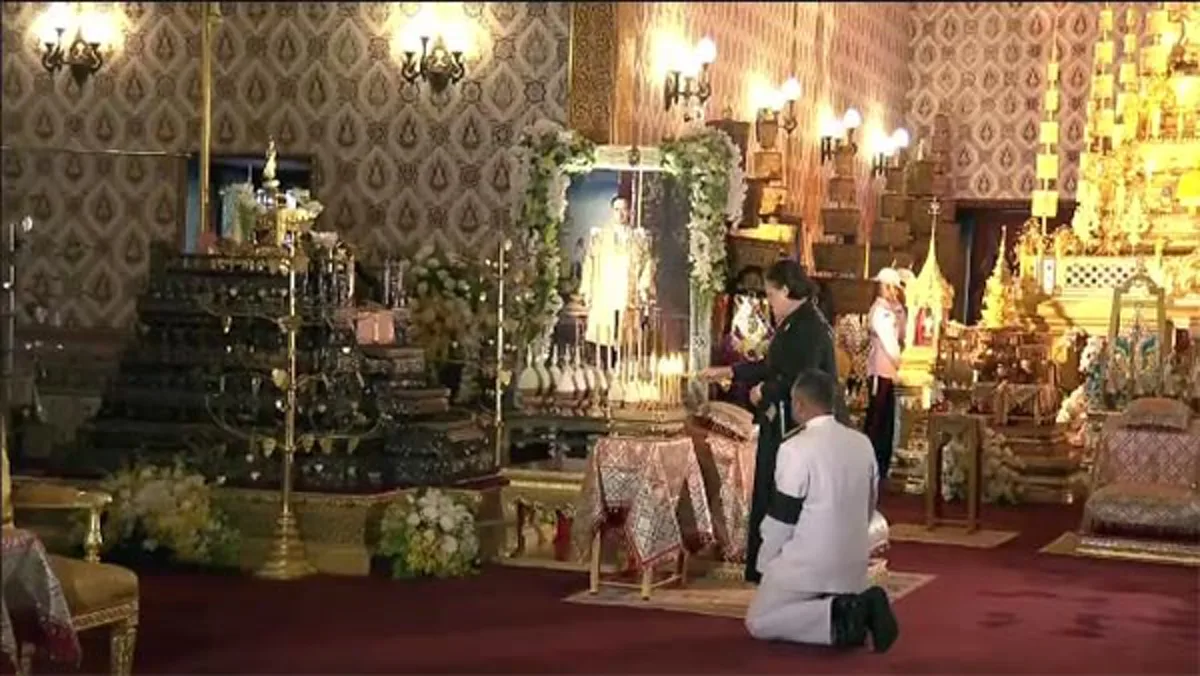 สมเด็จพระเทพฯ พระราชทานฉันเช้าพระ-ประชาชนรอถวายบังคมหนาแน่น