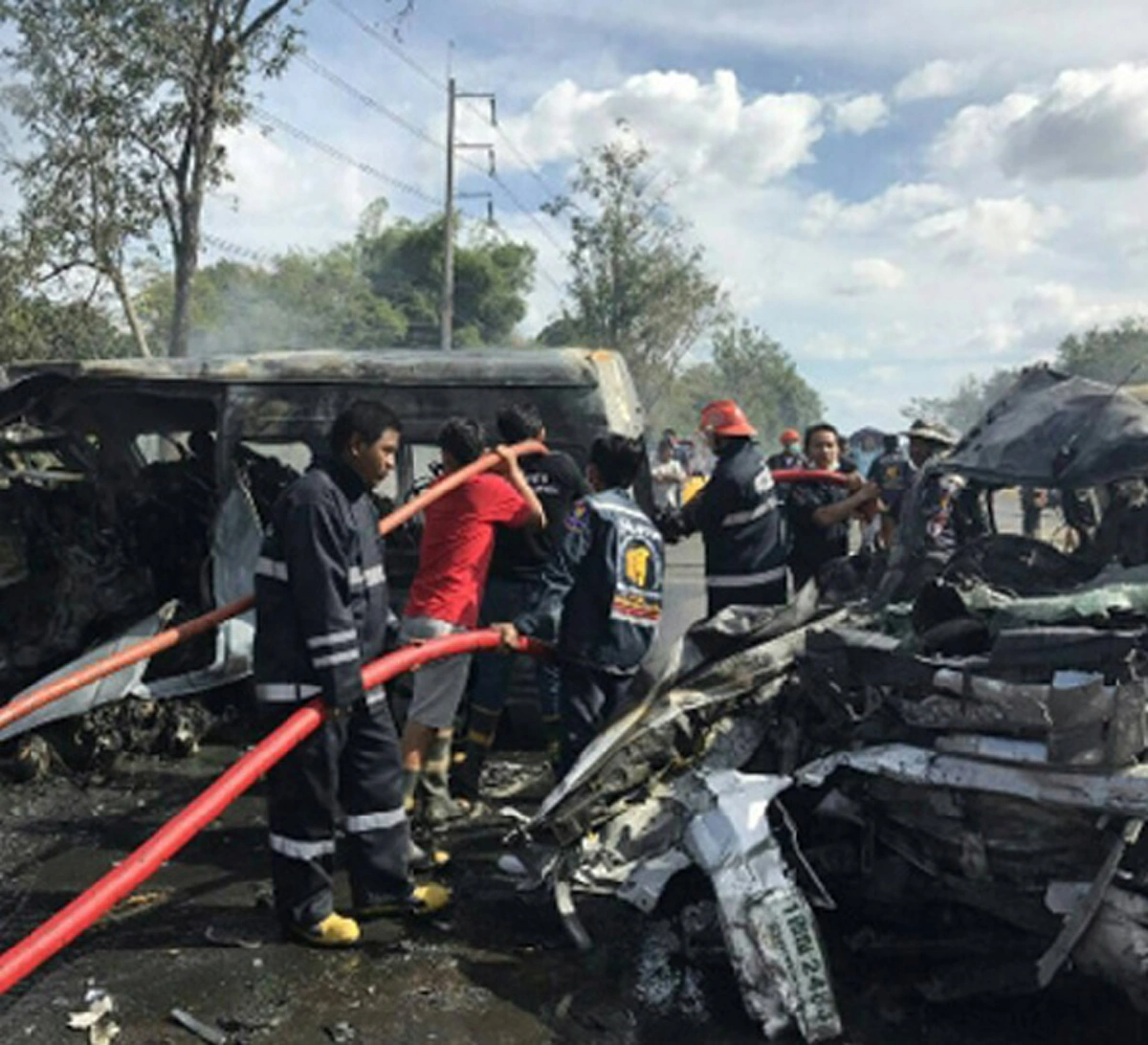 ชัดเจนละทีนี้! แฉเบื้องลึกบ.ประกันภัย "รถตู้มรณะ" ที่แท้มีเครือนักการเมือง-ธุรกิจดังเข้ามาเอี่ยวเพียบ