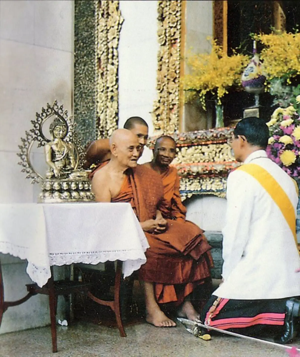 ธ ผู้ทรงทำนุบำรุงพระพุทธศาสนา ครั้งเมื่อ "ในหลวง ร.9" โปรดเกล้าฯ ให้พระสังฆราชเป็นอุปัชฌาย์ บวชพระตระกูลพระพุทธเจ้าที่เนปาล