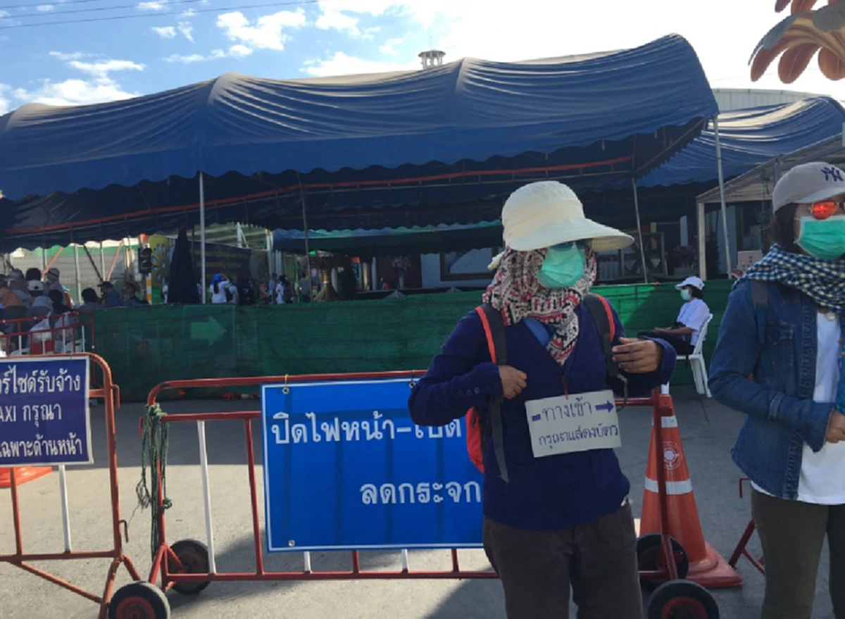 เมืองปลอดกฎหมาย?? ศิษย์วัดธรรมกายเมินจนท.รื้อถอนจัดเต็มอีกกางเต๊นท์ยาวติดเพิ่มสแลนเขียวทึบ เข้มรปภ.เข้า-ออกไร้วี่แววตร.บุกระลอกใหม่ !!?!!