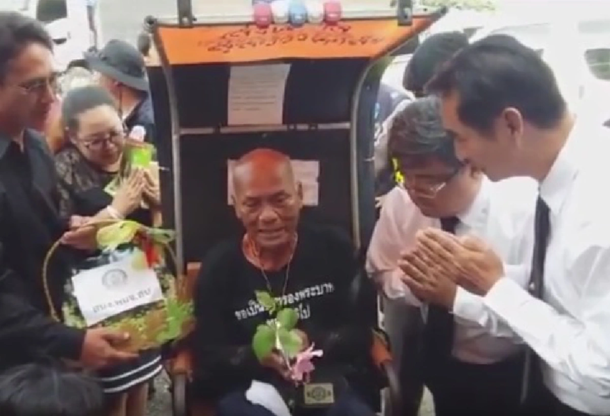 7 วันผ่านไป ถึงปทุมแล้ว..."ตาปาน"  โยกรถเข็นคนพิการมุ่งหน้าเข้าสู่กรุงเทพฯ ฯ บำเพ็ญกุศลถวายเป็นพระราชกุศล 