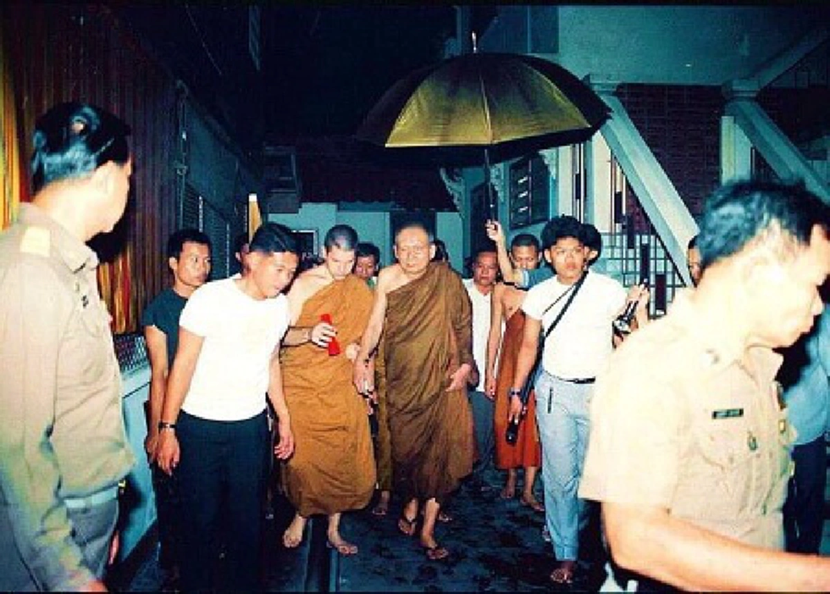 อัศจรรย์ "เมตตาบารมี" ของสมเด็จพระญาณสังวรฯ!! ... เพ่งกสิณ "ดับไฟสลัม" ในบัดดล!!