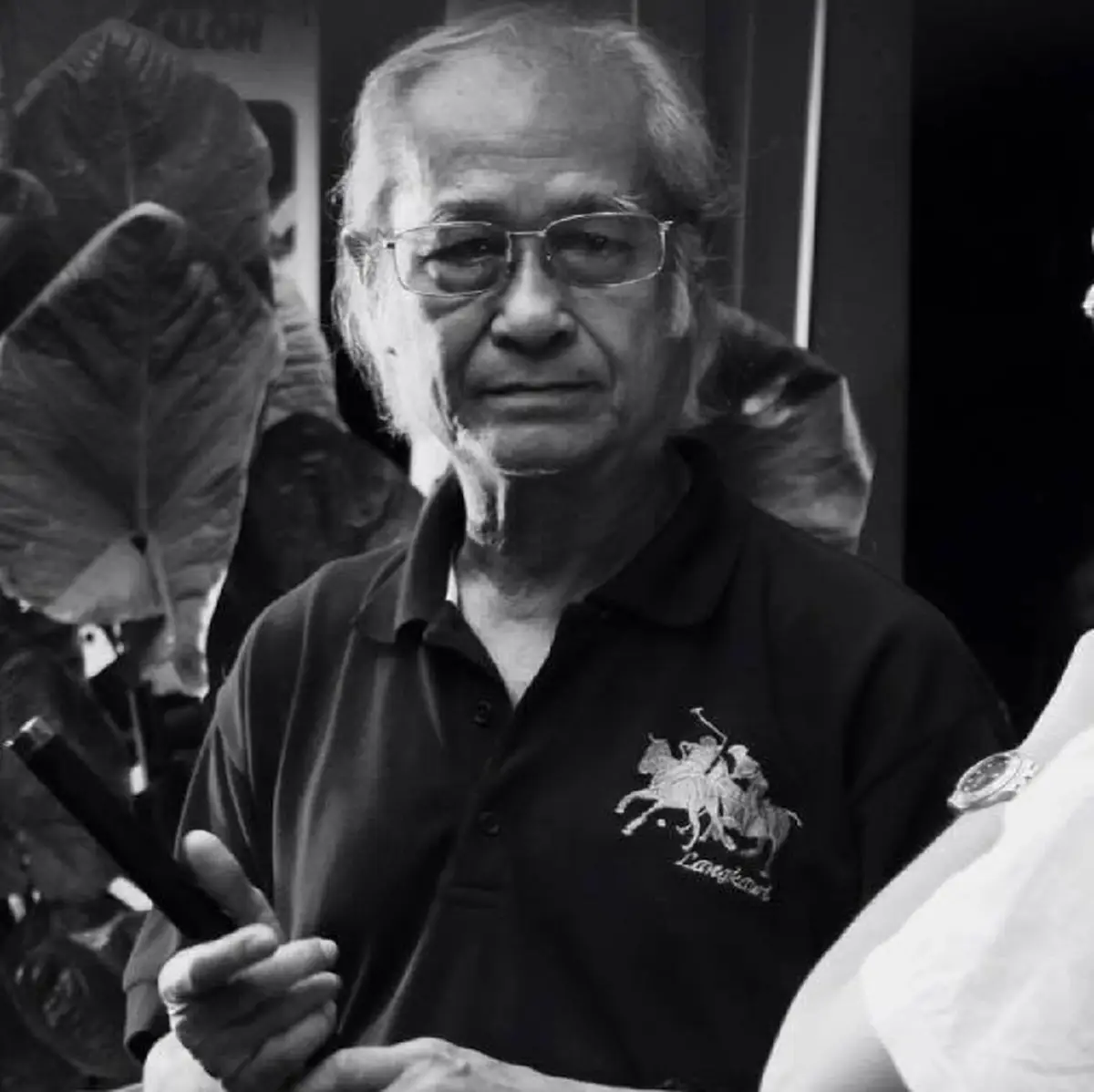 "ถวายคารวาลัย"  ..  บทประพันธ์ล่าสุด โดย กวีซีไรต์ " เนาวรัตน์ พงษ์ไพบูลย์ "