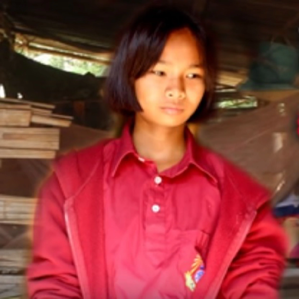 ชีวิตจริงยิ่งกว่าละครเศร้า!!! "น้องเมย์" ด.ญ.วัย 13 สู้ชีวิตครอบครัวสุดลำบากอาศัยกระท่อมผุพังบังแดดฝนครูเห็นแล้วถึงกับวอนน้ำใจช่วยเหลือด่วนๆ