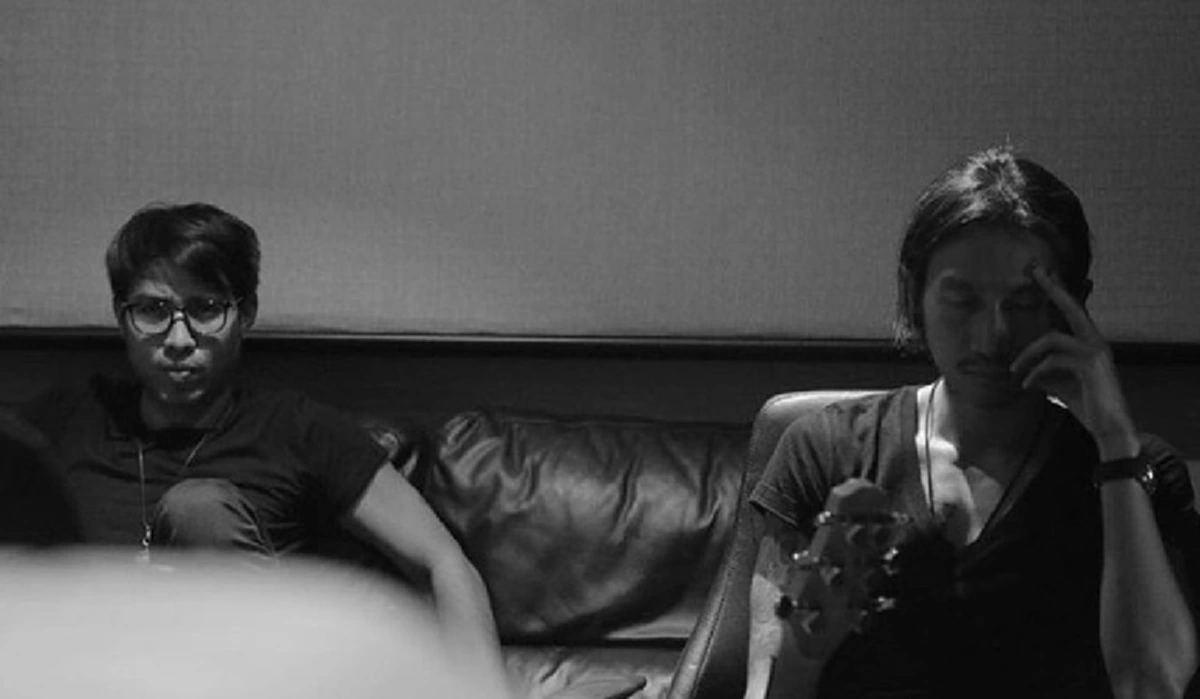 ไม่มีอะไรสำคัญกว่านี้!!! ศิลปินดัง "ตูน Bodyslam+เจ๋ง Big Ass+เมธี Labanoon ทำเพลง "ลูกขอสัญญา" เพื่อถวายองค์พ่อหลวง (ฟังคลิป)