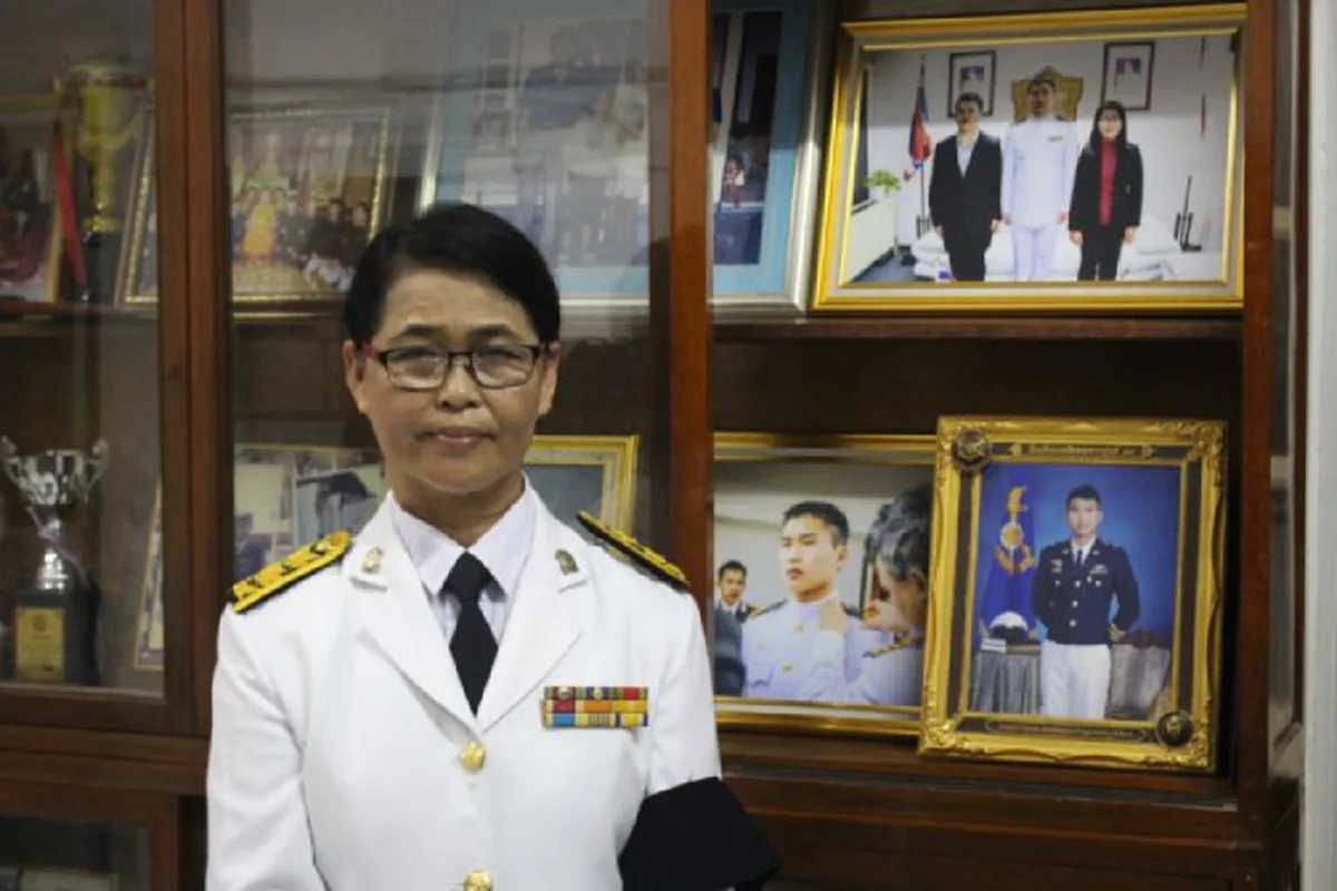 เปิดหัวใจ "แม่เรือโทชารวี" ทหารของพระราชาผู้ยืนหยัดปฏิบัติหน้าที่สำคัญสุดชีวิต ผ่านคำพูดสุดซึ้งฟังแล้วถึงกลั้นน้ำตาไม่อยู่...?