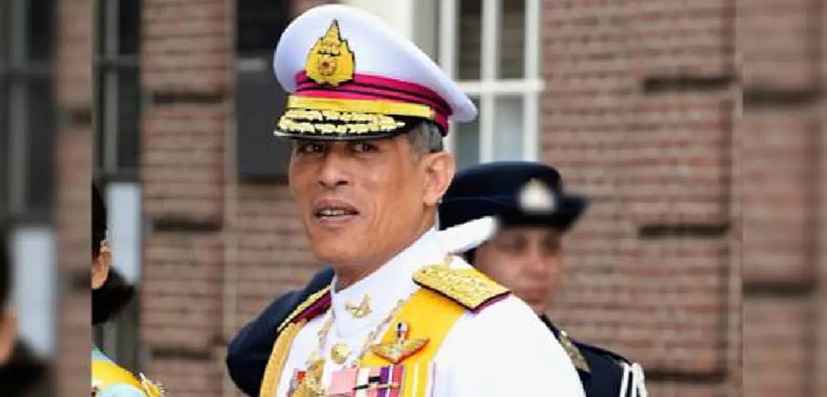 สมเด็จพระเจ้าอยู่หัว ให้หน่วยถวายความปลอดภัยส่วนพระองค์ลงช่วยน้ำท่วมใต้ รับสั่งทุกข์ก็ทุกข์ไปด้วยกัน