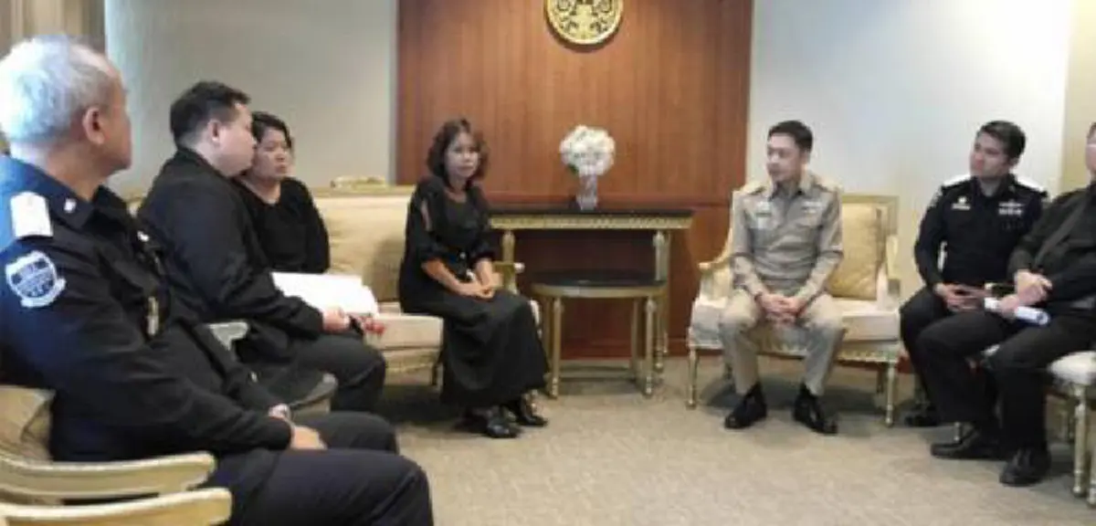 หลักฐานนี้ส่อเลศนัย!!! ครอบครัว "พ่อเหลือ" ถูกรถชนเสียชีวิตปี 48  เปิดเอกสารสำคัญ ปี 56 ตัวแทนอ้างชื่อ "ครูจอมทรัพย์" มาเจรจาเร่งเคลียร์คดี เพราะจะเปลี่ยนชื่อคนรับผิดแทน ??