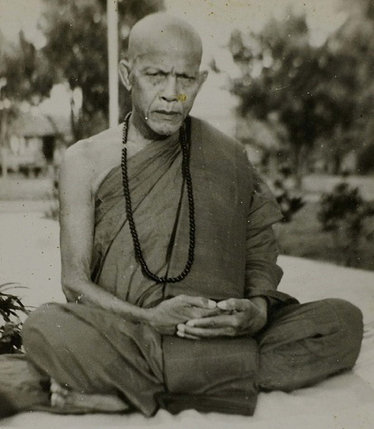 เผยความลับเรื่อง "ลูกประคำของหลวงปู่ตื้อ"!! ปกติท่านจะไม่แขวน ... จะแขวนเฉพาะตอนทำพิธีปลุกเสกหรือเวลามีคนมาขอถ่ายรูป?!