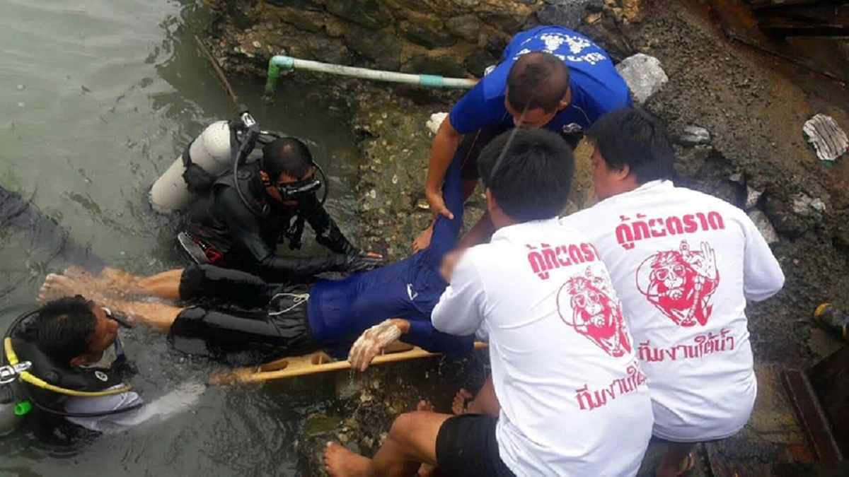 นทท.ช็อกน้ำตาไหล!! รอขึ้นเรือข้ามฝั่งไปเกาะช้าง แต่ไม่ได้ไปสักที หลังรอกัปตันเช็คใบพัดนานจนผิดสังเกต!!