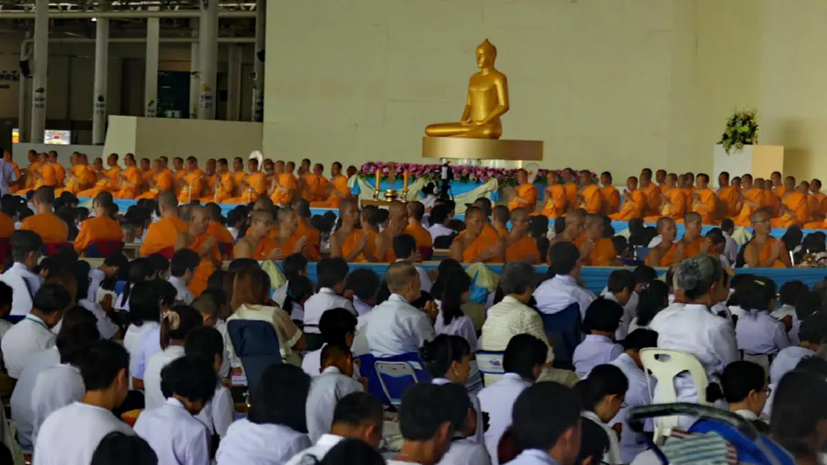 ศิษย์ธรรมกาย นับหมื่น ร่วมบุญ วันครบรอบ "ธัมมชโย" บวชครบ 48 พรรษา ไร้เงา "คนที่คุณก็รู้ว่าใคร" ร่วมพิธี!!