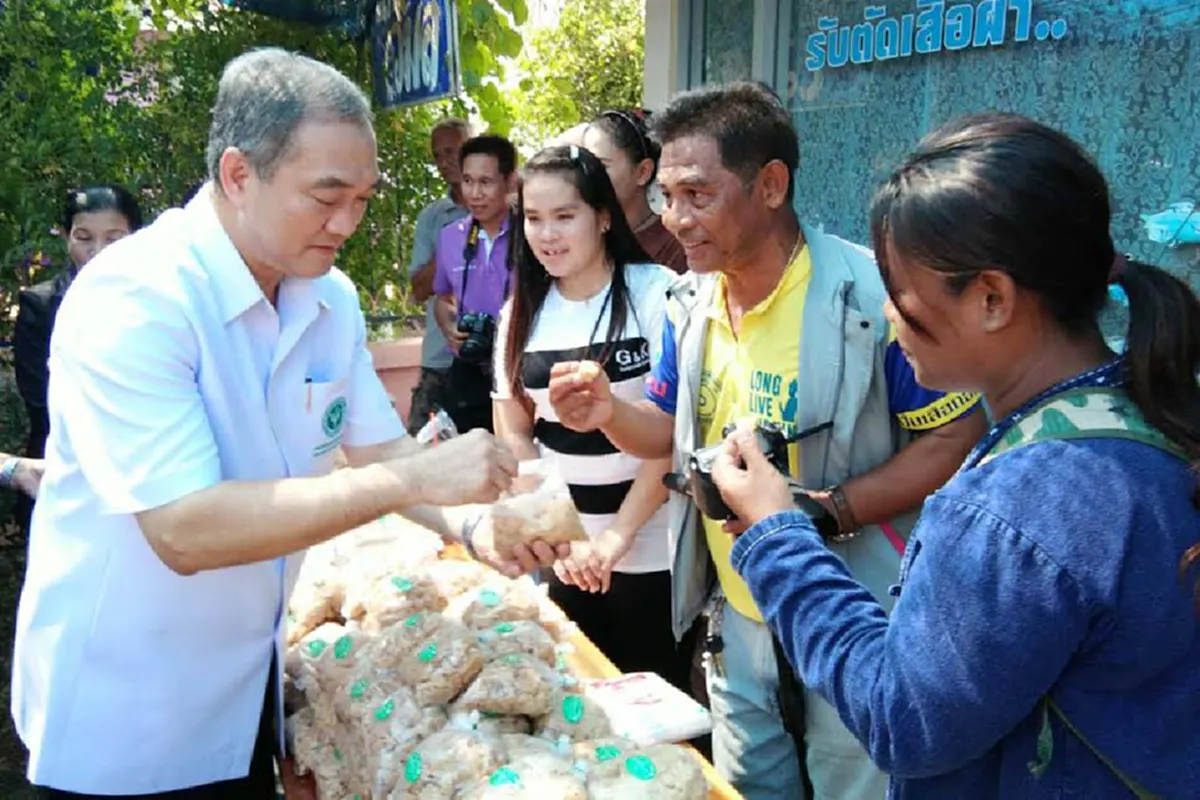 สบส.ทดสอบเตียงเข็นผู้ป่วยรุ่นออฟโรด พร้อมชู ศสมช.บ้านรางกะพอน นำร่องจัดการสุขภาพโดยประชาชน