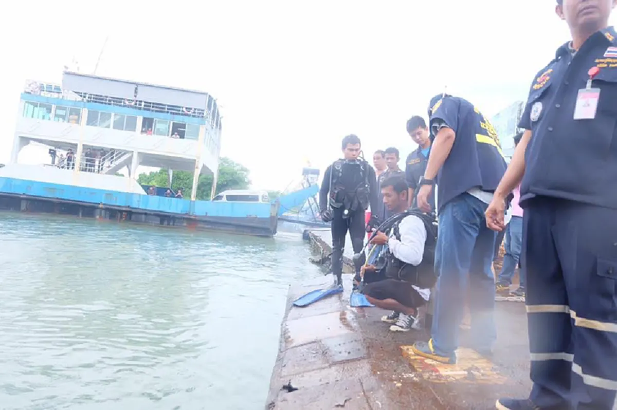 นทท.ช็อกน้ำตาไหล!! รอขึ้นเรือข้ามฝั่งไปเกาะช้าง แต่ไม่ได้ไปสักที หลังรอกัปตันเช็คใบพัดนานจนผิดสังเกต!!