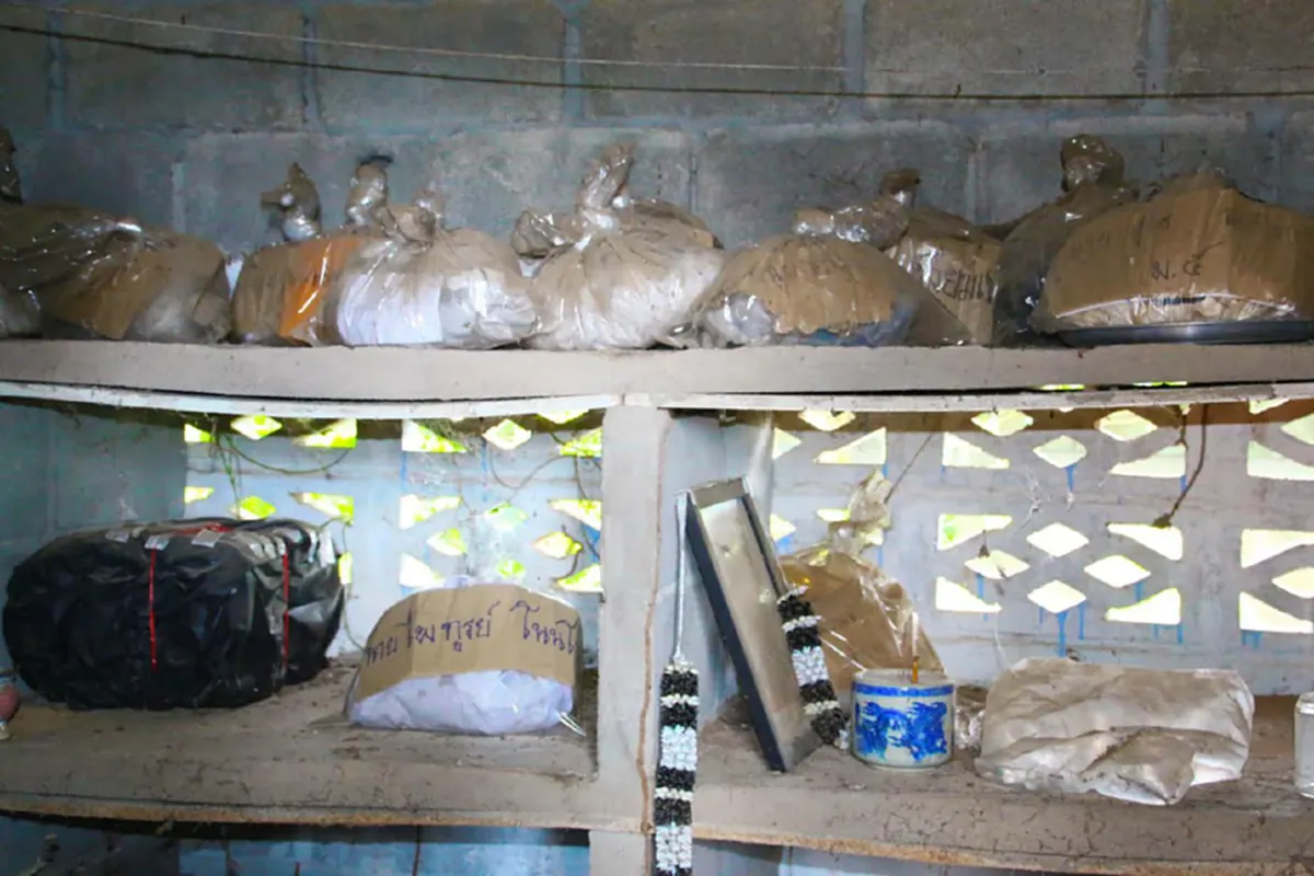 ขนหัวลุก!! รีสอร์ทโผล่กลางป่าช้าชลบุรี บรรยากาศสะพรึงสุดขั้ว เสียดายคนเป็นไม่ได้อยู่!!