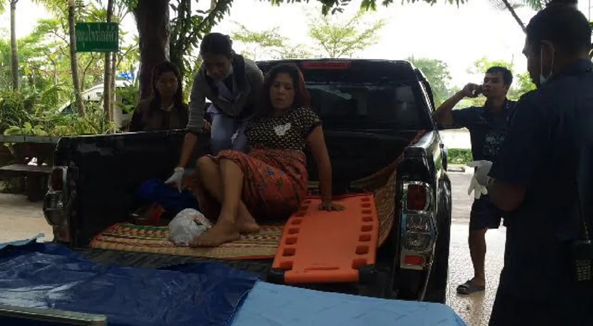 กลั้นไม่อยู่!! สาวใหญ่เบ่งคลอดลูกชายกลางทาง หน้าตาน่าเอ็นดู ขณะคอหวยส่องทะเบียนรถเลขสวย ลุ้นเสี่ยงโชคบ่ายนี้!!