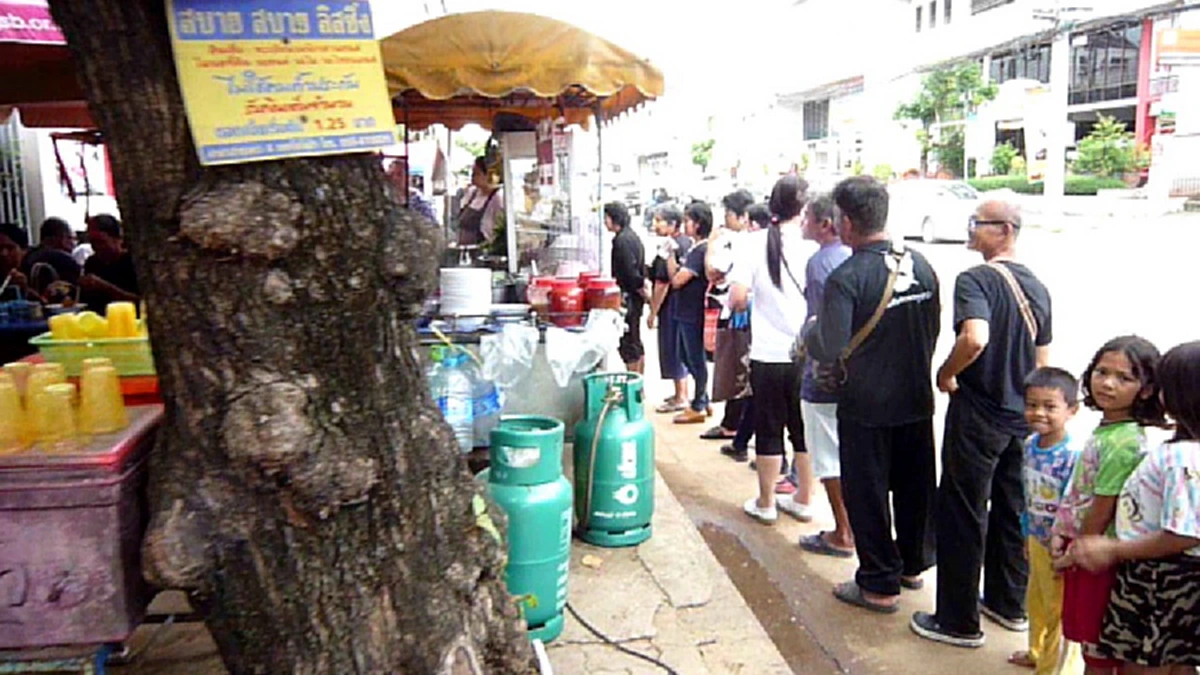 ทำดีเพื่อพ่อ!!ร้านค้าเมืองสุโขทัย พร้อมใจบริการฟรี ทั้งเย็นตาโฟ และเช่าจักรยานปั่นรอบเมือง ฟรี 1 วัน 