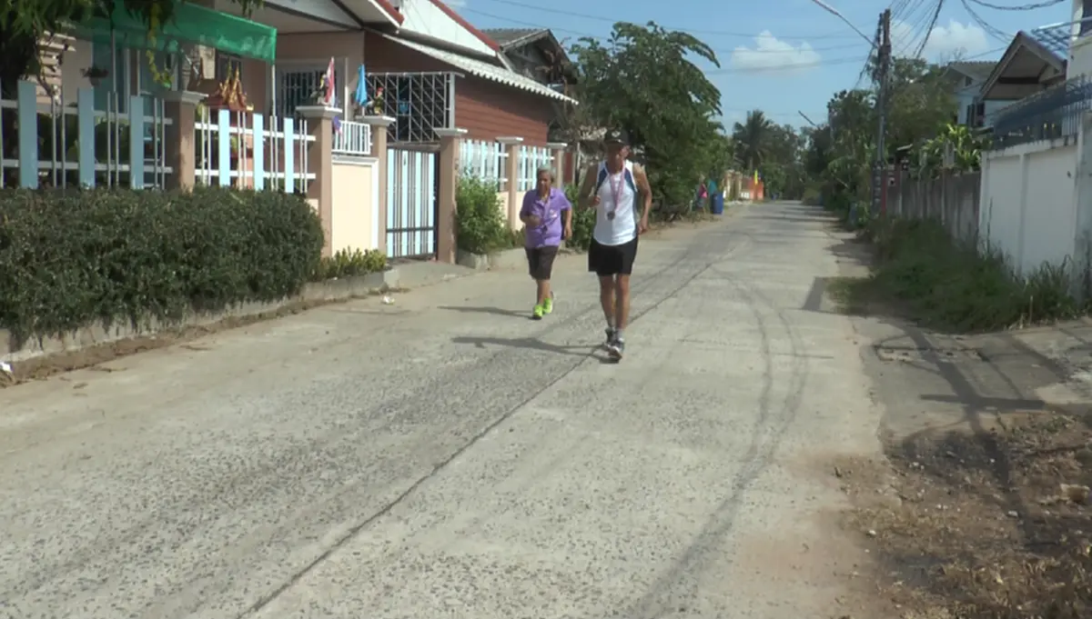 สุดจะทึ่ง!!!สองปู่ ย่าวัยกว่า 80ปีเป็นนักวิ่งมาราธอนกวาดเหรียญรางวัลมาแล้วทั่วประเทศ!!ปู่85ปีย่า81ปีก็ยังวิ่งตลอดสุขภาพแข็งแรง