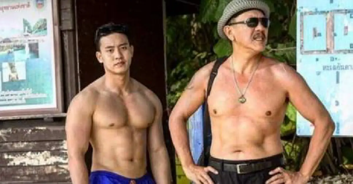 เคยเห็นรึยัง??? "เติมตระกูล" ลูกชายหัวแก้ว "ชูวิทย์" ที่ตอนนี้หล่อล่ำสุดๆ เห็นแล้วทำเอาสาวแท้สาวเทียมอยากเป็นสะใภ้บ้านนี้กันเป็นแถวๆ (มีภาพ)