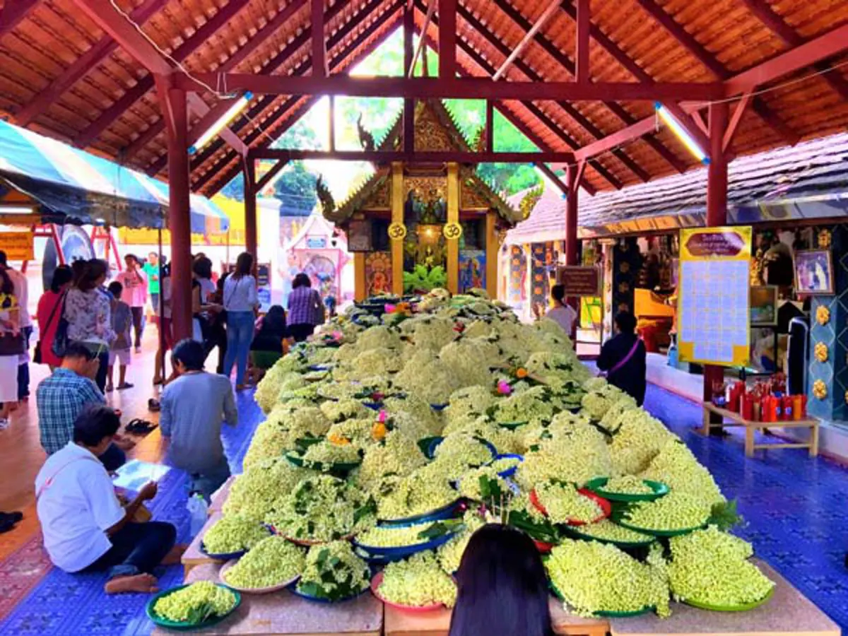 สุขใจ! กับ 6 วัดไหว้หลวงพ่อทันใจ-องค์เทพทันใจ ขอพรอะไรก็สมหวัง??