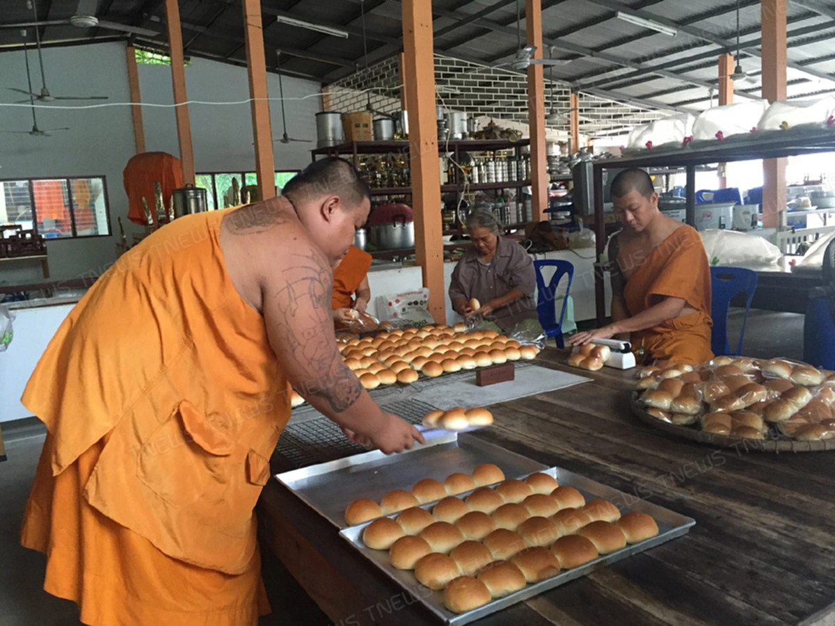 แบบนี้นี่เอง จุดเริ่มต้นของ"ขนมปังรสพระทำ" ไม่น่าเชื่อว่าจะพลิกวิกฤติให้เป็นโอกาสได้ขนาดนี้ (คลิป)