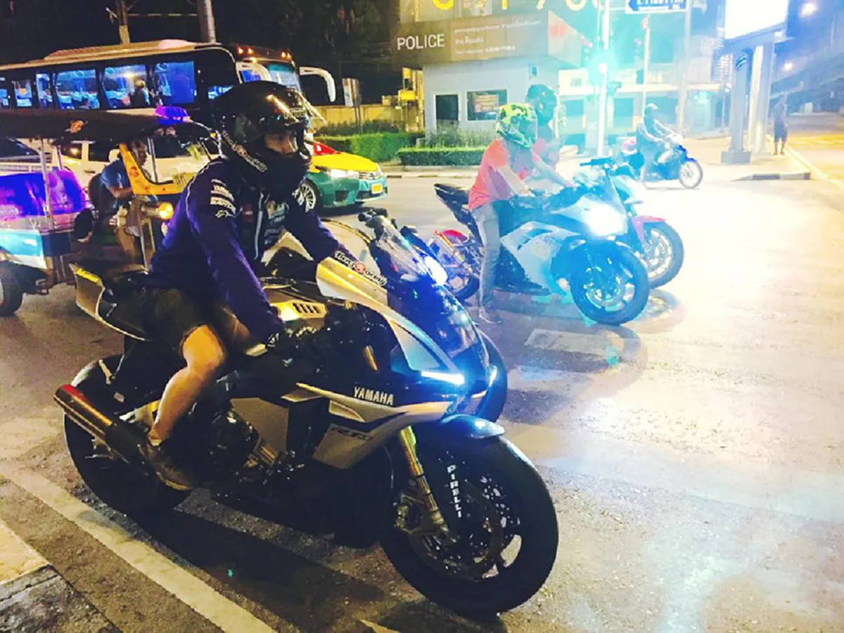 ดูกันชัดๆ รถบิ๊กไบค์คู่ใจ "เบนซ์ เรซซิ่ง" มีรุ่นไหนบ้าง มาดูกัน บอกเลยแพงทุกคัน !! (ภาพ+รายละเอียด)