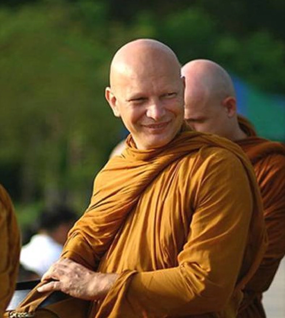 ลูกถีบอรหันต์!! ... "พระอาจารย์ญาณธัมโม" พระฝรั่งรูปแรกและรูปเดียวที่โดน "หลวงพ่อชา" ถีบหงายหลัง!!