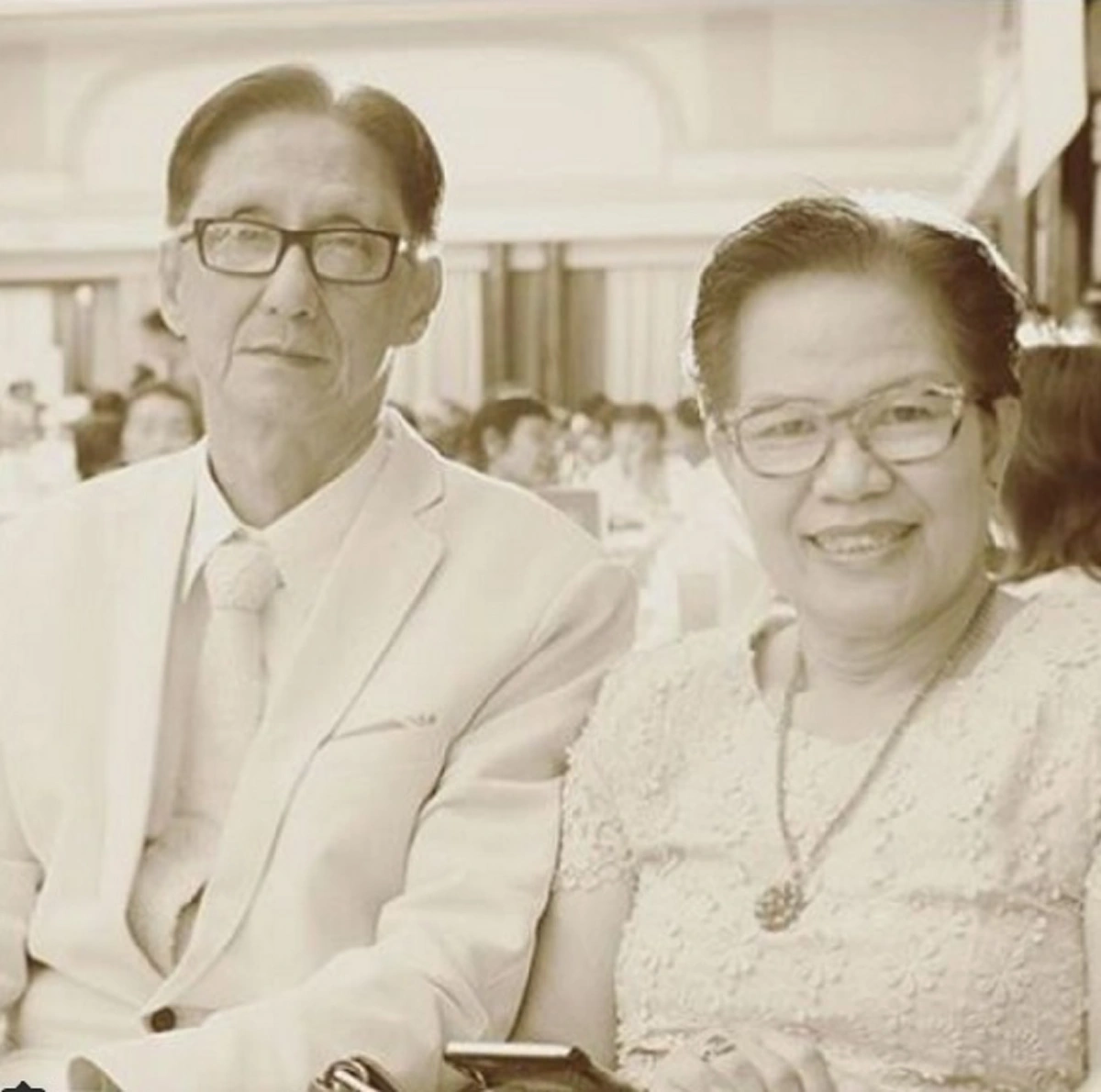 คิดถึงสุดหัวใจ!!! ติ๊นาโพสต์รูปครอบครัวเนื่องในวันคล้ายวันเกิดคุณพ่อ กับข้อความสุดเศร้าสะเทือนใจสุดๆ