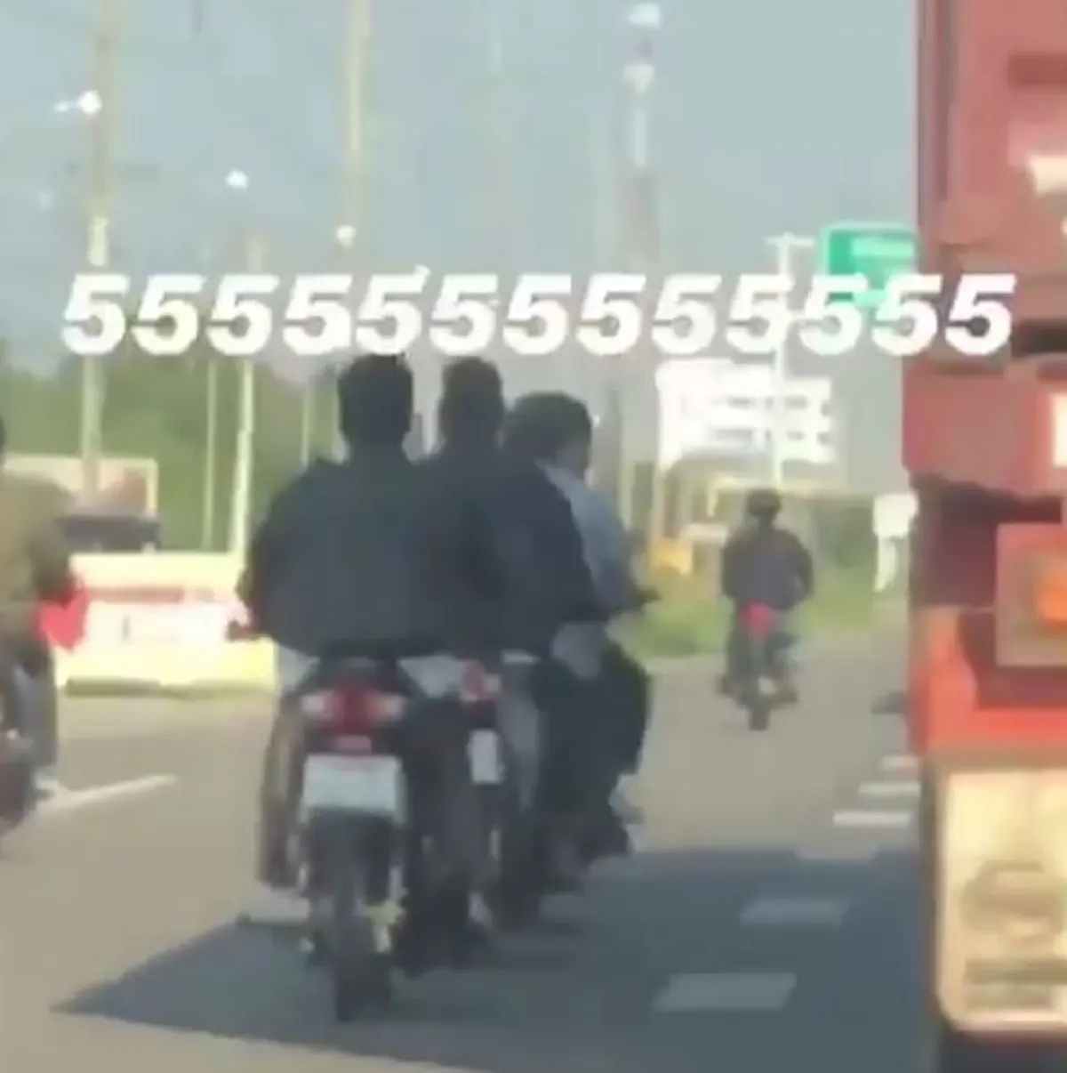 เรียงเเถวมาเลย ก็บ้านเราอากาศมันร้อน เเดดเเรง ยิ่งเวลาขับขี่พาหนะคู่ใจอยู่บนถนน เลยต้องหาที่หลบ..กลัวดำ!! (คลิป)