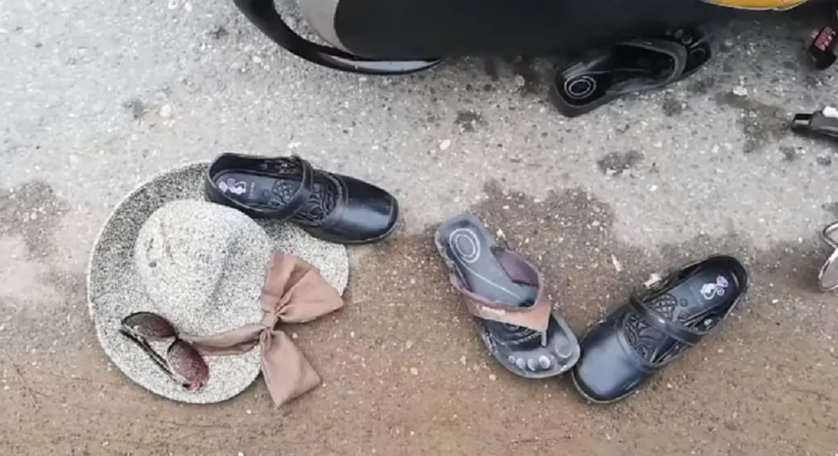 เเม่ขี่จยย.พาลูกไปโรงเรียน โดนสองเเถวเฉี่ยวชน (คลิป)