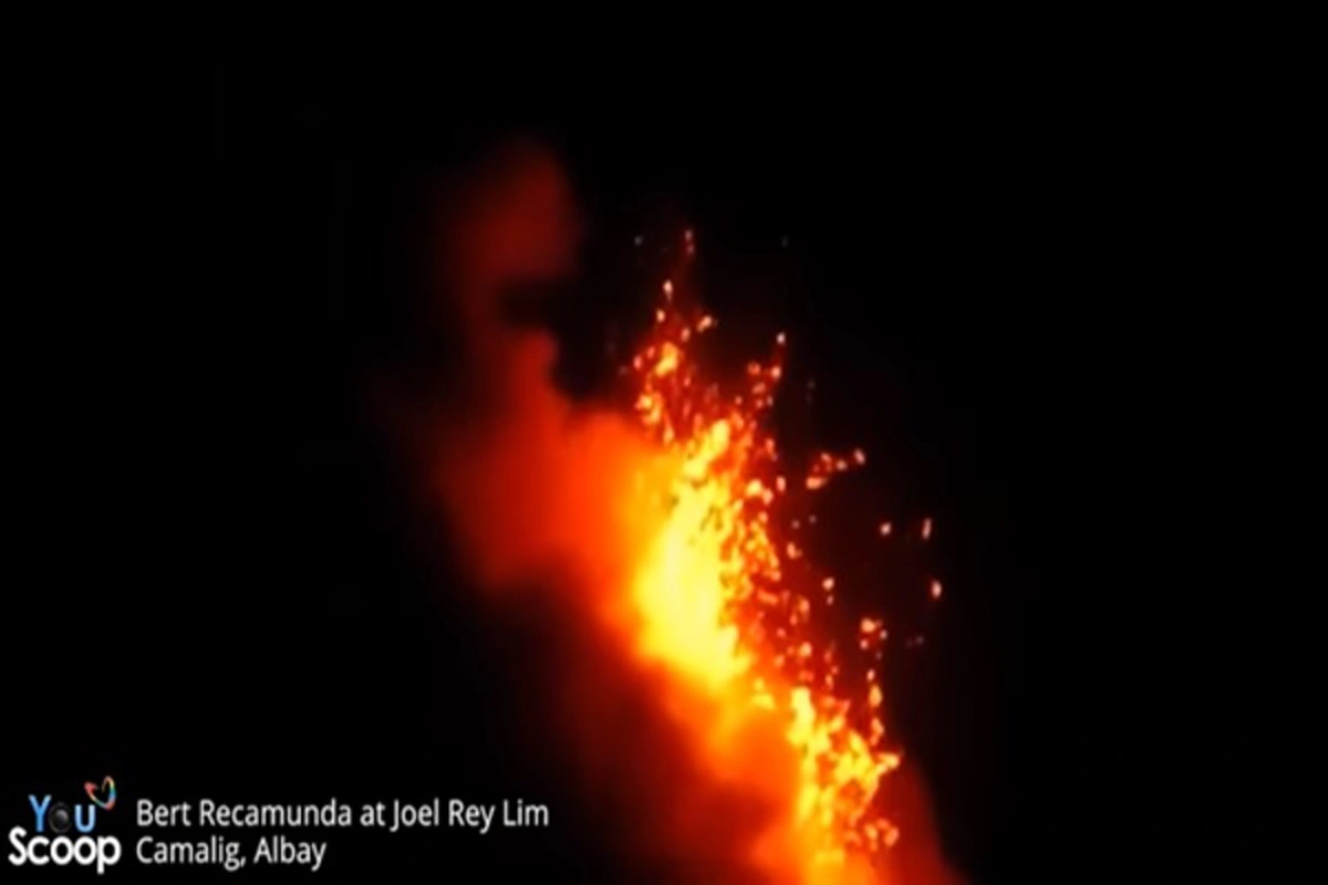 ฟิลิปปินส์ประกาศปิดโรงเรียนเพิ่มหลังภูเขาไฟ "มายอน" ปะทุพ่นลาวา  ด้านชาวบ้านอพยพหนีตายวุ่น