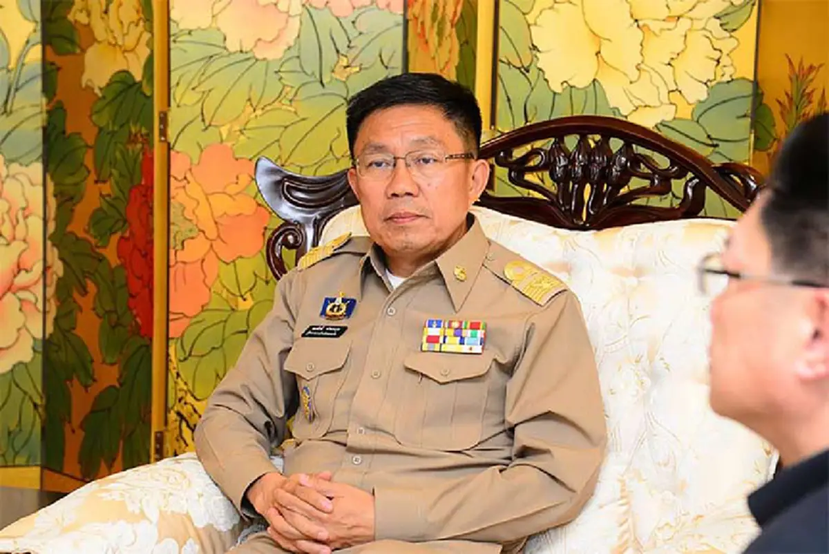 "ผู้ว่าฯขอนแก่น" ปิ๊งไอเดียขยายประสิทธิภาพใช้สิทธิบัตรคนจน จ่ายค่ารถโดยสารระหว่างอำเภอ เอกชนพร้อมหนุน (รายละเอียด)