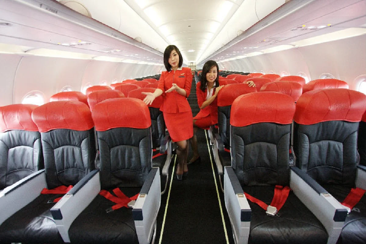 ขยี้ตาแทบหลุด!!! ส่งลูกหลานเรียนด่วน เผย“เงินเดือน”ของสจ๊วต และ แอร์โฮสเตส แต่ละสายการบิน ที่หลายคนไม่เคยรู้มาก่อน!!!