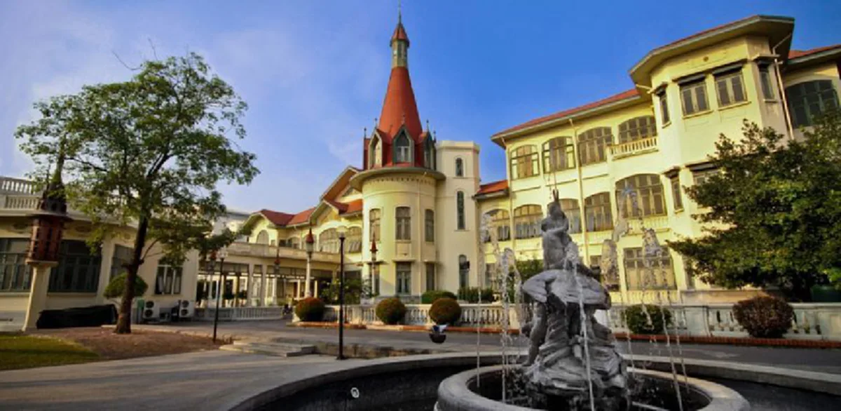 เป็นบุญตายิ่งนัก!! เปิดภาพ 10 อันดับพระราชวังที่สวยงามที่สุดในประเทศไทย(รายละเอียด)