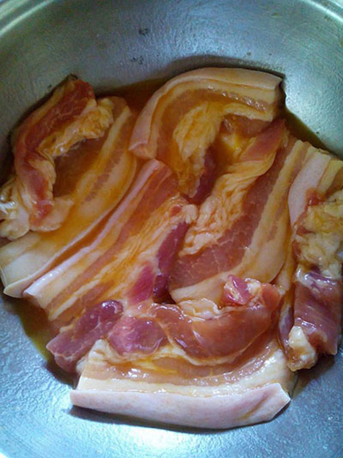 เห็นเเล้วน้ำลายไหล!! แจกสูตรทำหมูสามชั้นทอดให้กรอบนอกนุ่มใน!! ทำกินก็ได้ ทำขายก็รวย ไปดูวิธีทำกัน(คลิป)
