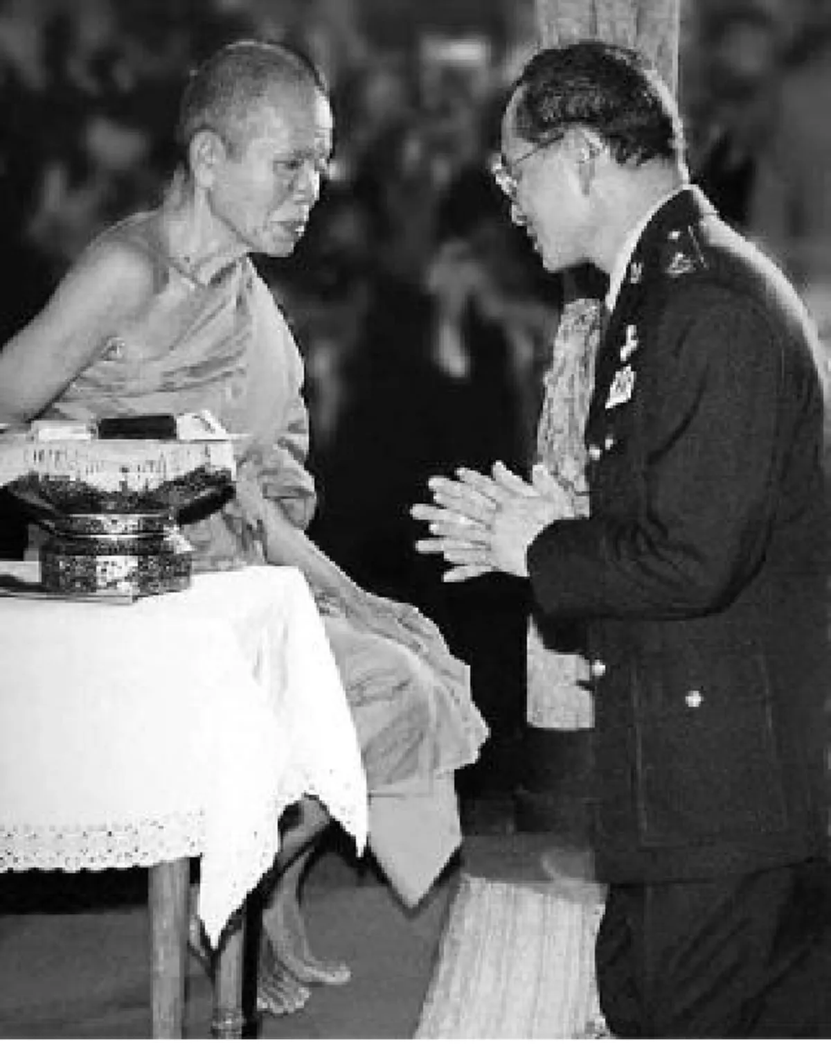 สาธุ!!!หลวงพ่อคูณ บรรยายธรรม ถ้ารักพระเจ้าแผ่นดินเหมือนปากว่า อย่าทำสิ่งชั่วช้าสารเลว