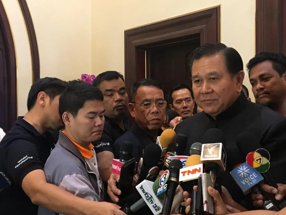 รัฐบาลยันพระเมรุมาศสมบูรณ์ 100 %  รื้อนั่งร้านออกแล้ว  ธนะศักดิ์ยันคนไทยไม่ต้องกังวลได้ชมความงดงามถ้วนหน้า