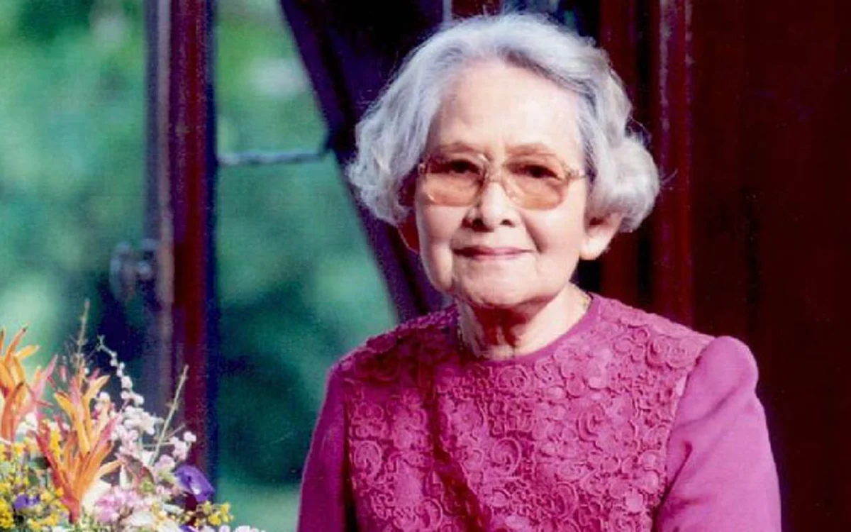 ด้วยสำนึกในพระมหากรุณาธิคุณ !! 21 ตุลาคม  2443 วันพระราชสมภพ สมเด็จพระศรีนครินทราบรมราชชนนี  "สมเด็จย่า"ของปวงชนชาวไทย !!