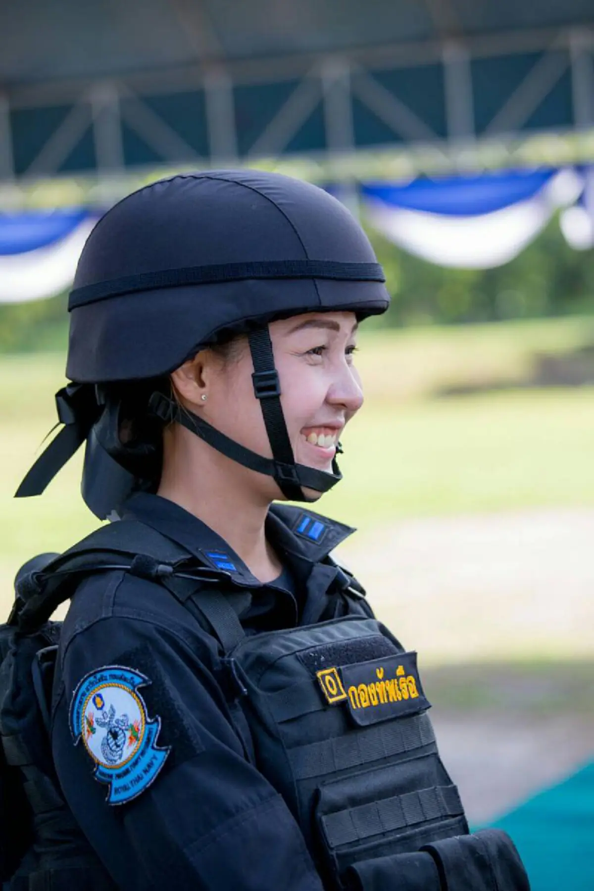 ไม่ใช่แค่ สวย แกร่ง เก่ง....แต่เสียสละสุดๆ!!พร้อมแล้ว!! 121"เหยี่ยวดำ"ทหารพรานหญิง นย.รุ่นแรกลงใต้.ผบ.ทร.ให้กำลังใจ และชื่นชมประดู่เหล็กหญิง