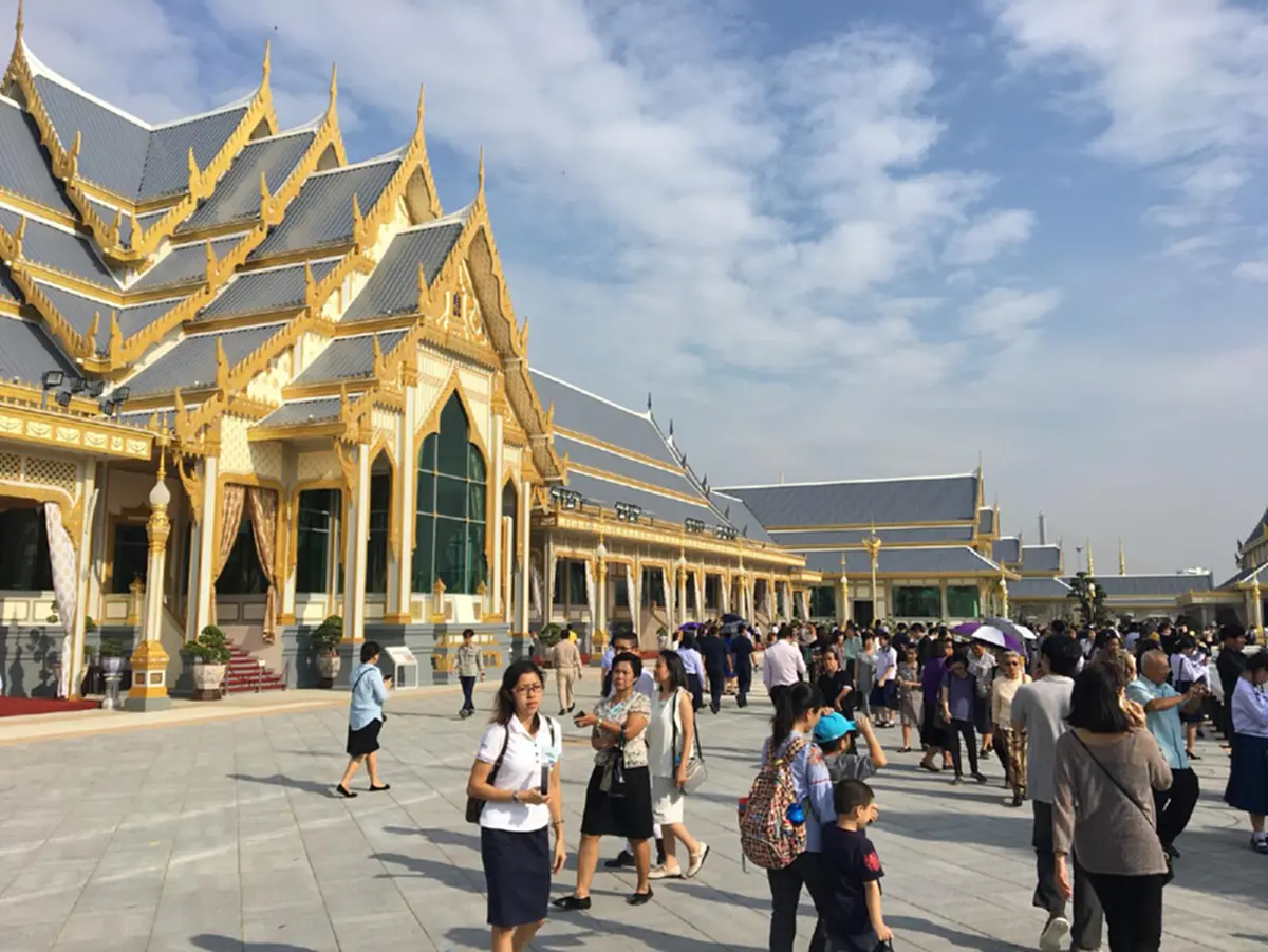 ธนะศักดิ์ยันยกพระเมรุมาศไปตั้งที่อื่นไม่ได้  เพราะผิดกฏมณเฑียรบาล  แต่รัฐบาลเล็งนำชิ้นส่วนพระเมรุมาศและองค์ประกอบสำคัญไปจัดแสดงในพิพิธภัณฑ์