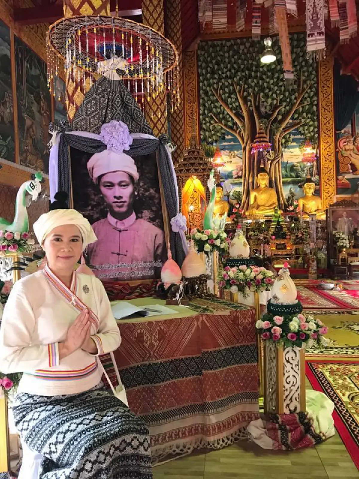 งดงามดอกไม้หลากสี! ชาวไทลื้อในประเทศไทย ถวายอาลัยกษัตริย์เชียงรุ่งองค์สุดท้าย