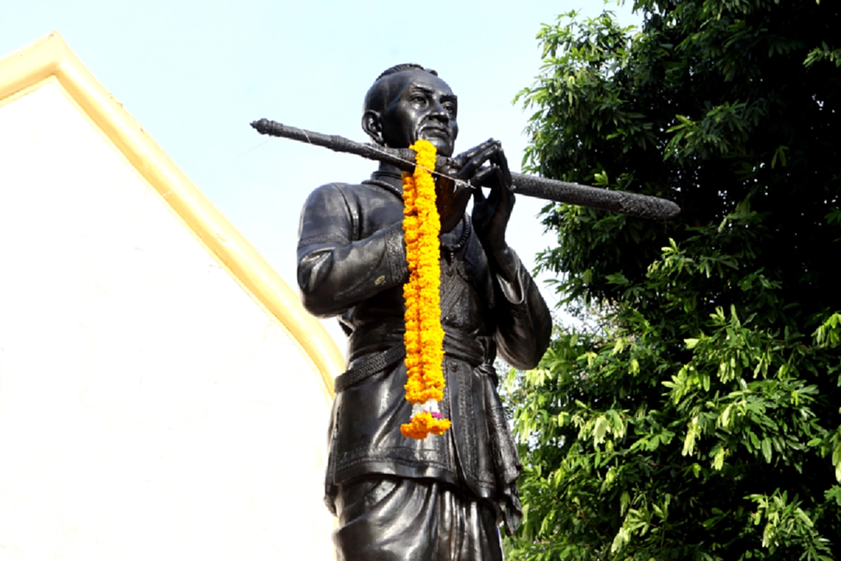 สดุดีมหาบุรุษกู้แผ่นดิน!! น้อมรำลึก วันสวรรคต "กรมพระราชวังบวรมหาสุรสิงหนาท" ขุนพลร่วมรบเคียงคู่ "สมเด็จพระเจ้าตากสินมหาราช" #วันนี้ในอดีต!!