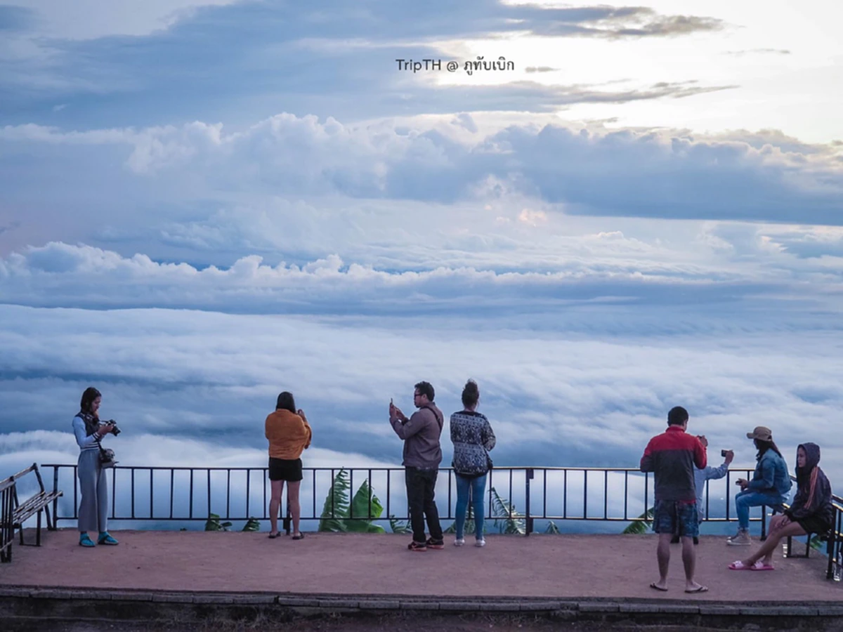 สวยโคตรๆ!!!บรรยากาศปลายฝนต้นหนาวภูทับเบิก ภาพที่มีคนกดไลค์กดแชร์กันกระหน่ำ เพราะแค่เห็นก็ฟินสุดๆ (มีภาพ)