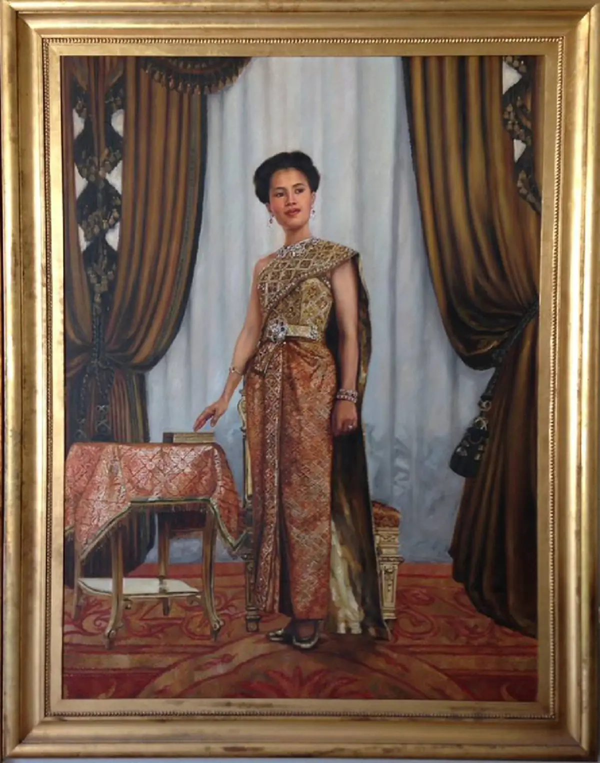 เป็นบุญตาที่ได้เห็น!ภาพสีน้ำมันสมเด็จพระนางเจ้าฯเก็บรักษาในสำนักงานช่างสิบหมู่