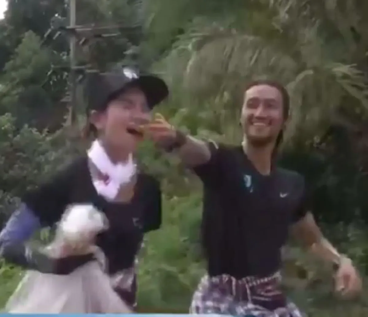 น่ารักที่สุด!!! เก็บตกก้าวคนละก้าว ก้อยรัชวิน  ร้องเพลงให้กำลังใจพี่ตูน ให้หายเหนื่อย แต่..ตูนทำอะไรหลังจากฟังเพลง ??!! (มีคลิป)