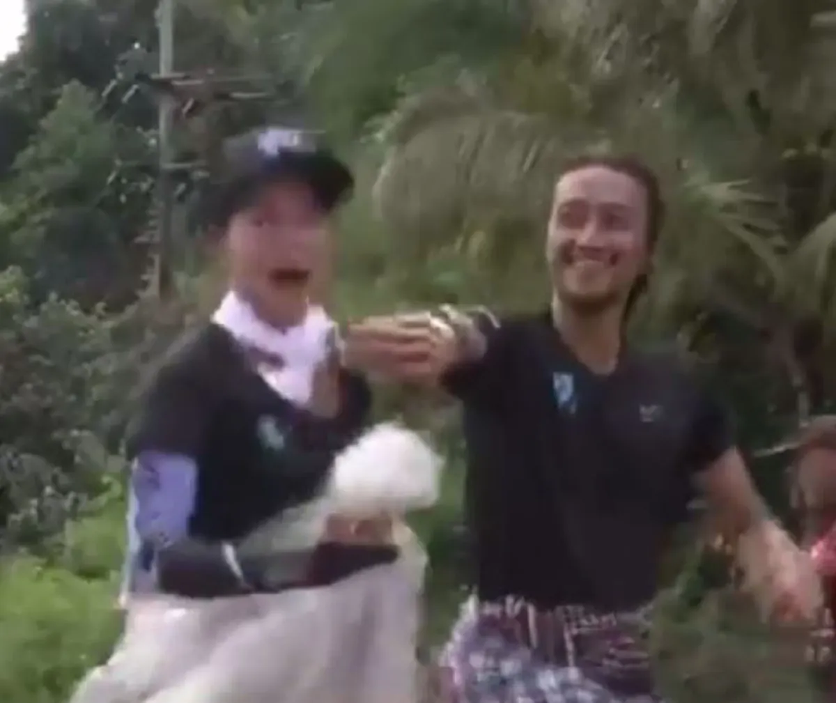 น่ารักที่สุด!!! เก็บตกก้าวคนละก้าว ก้อยรัชวิน  ร้องเพลงให้กำลังใจพี่ตูน ให้หายเหนื่อย แต่..ตูนทำอะไรหลังจากฟังเพลง ??!! (มีคลิป)