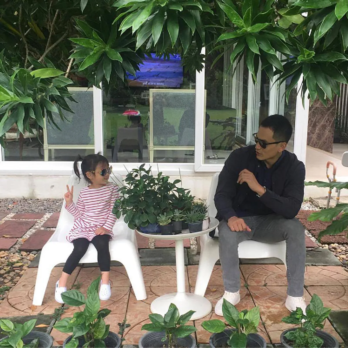 ใกล้อวสานแล้ว "แอฟ" ตั้งทนายเจรจาข้อตกลงหย่า "สงกรานต์" ชมฝ่ายชายทำหน้าที่พ่อได้ดี